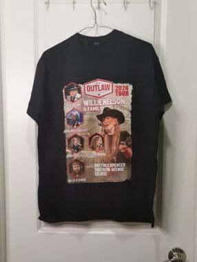 Gildan Black Willie Nelson Outlaw 2024 Tour Graphic Tee